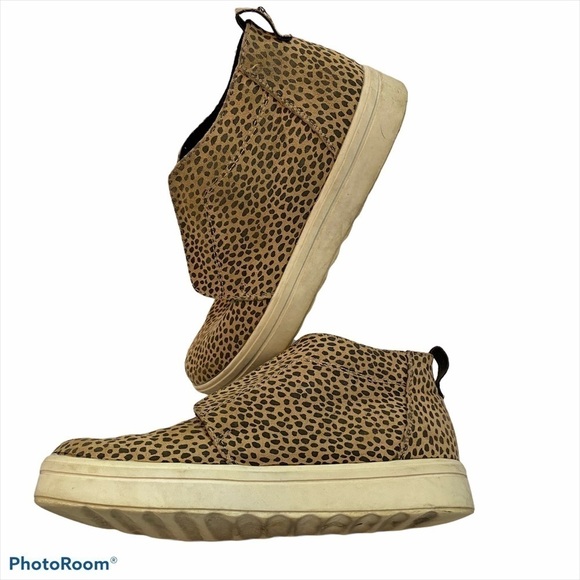 Universal Threads Lilian Leopard print sneakers - Picture 5 of 10